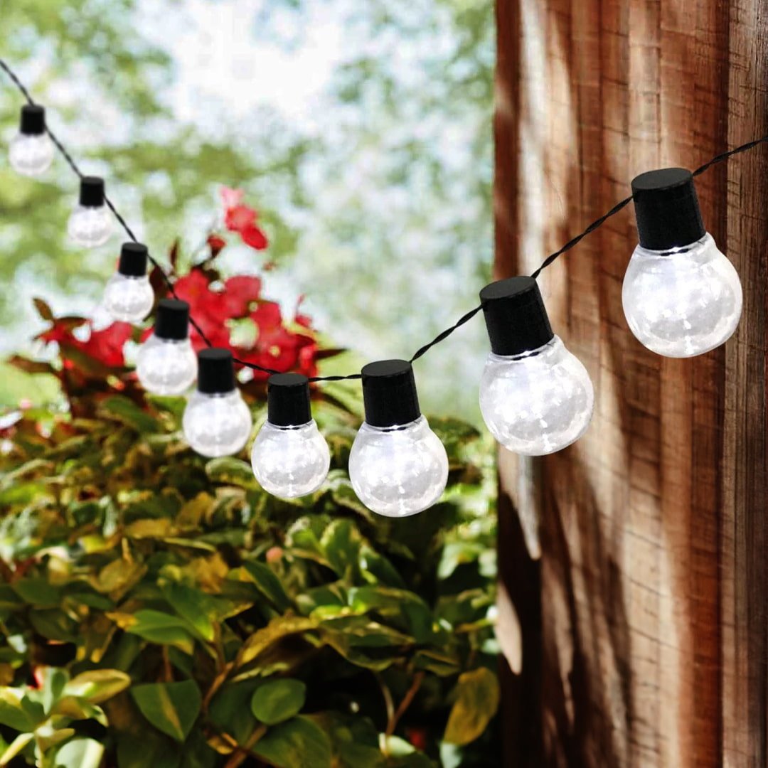 10 LED Solar String Bulb Lights from You Know Who's