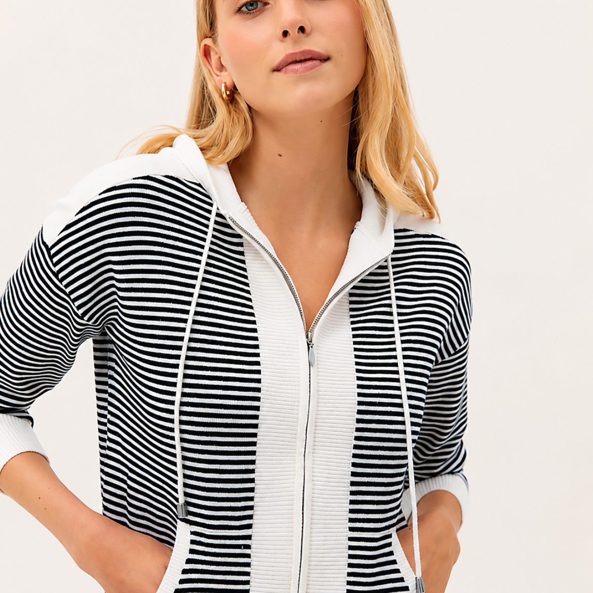 Ladies Stripe Knitted Zipper