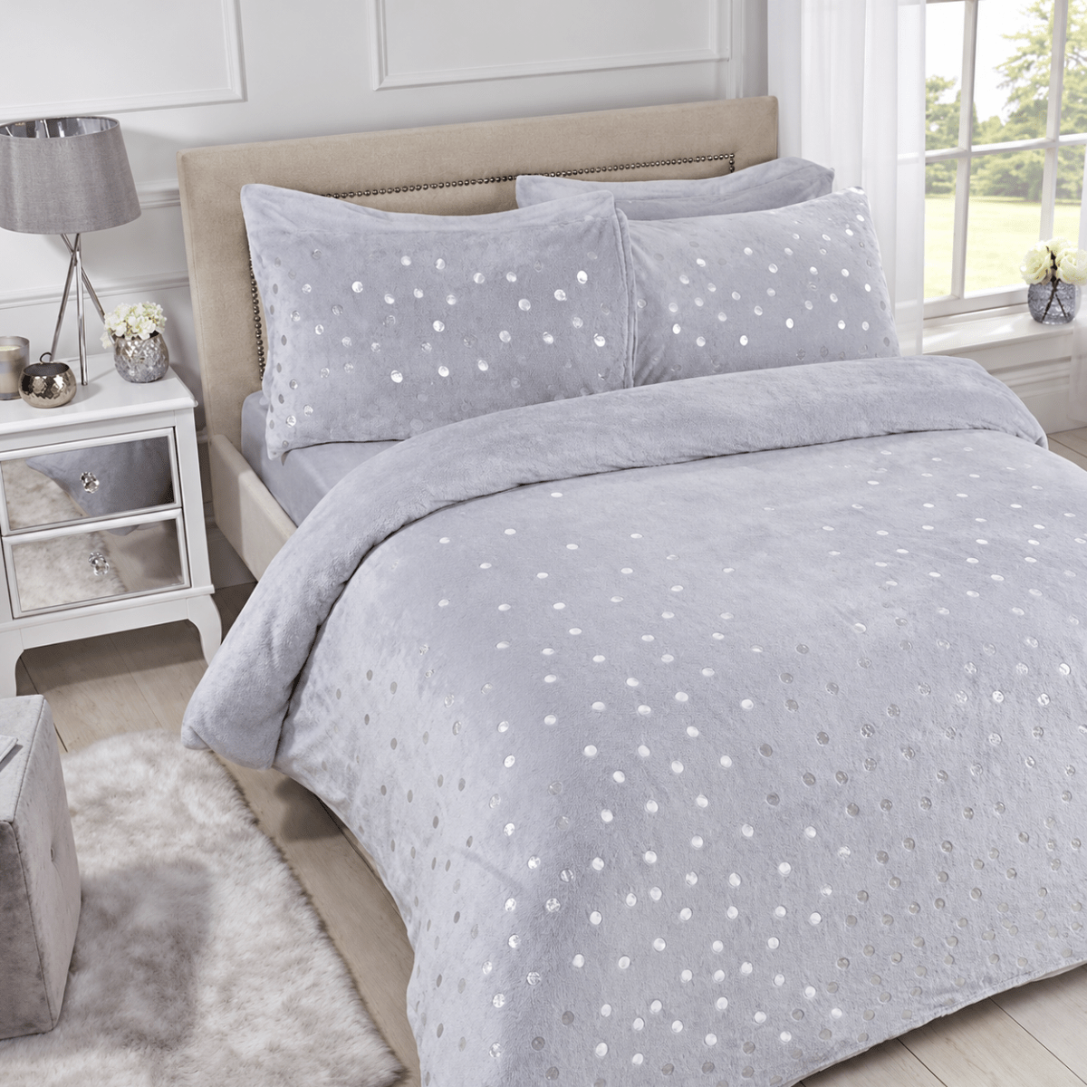 Sleepdown Polka Dot Foil Fleece Duvet Set
