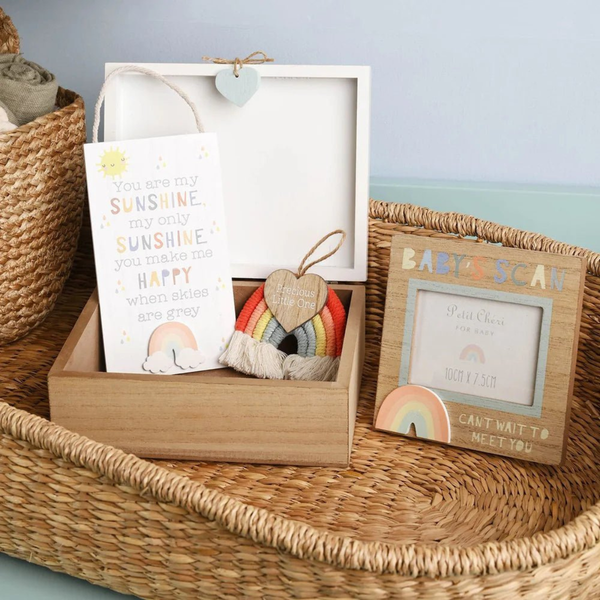 Petit Cheri Gift Box with Scan Frame And Plaque