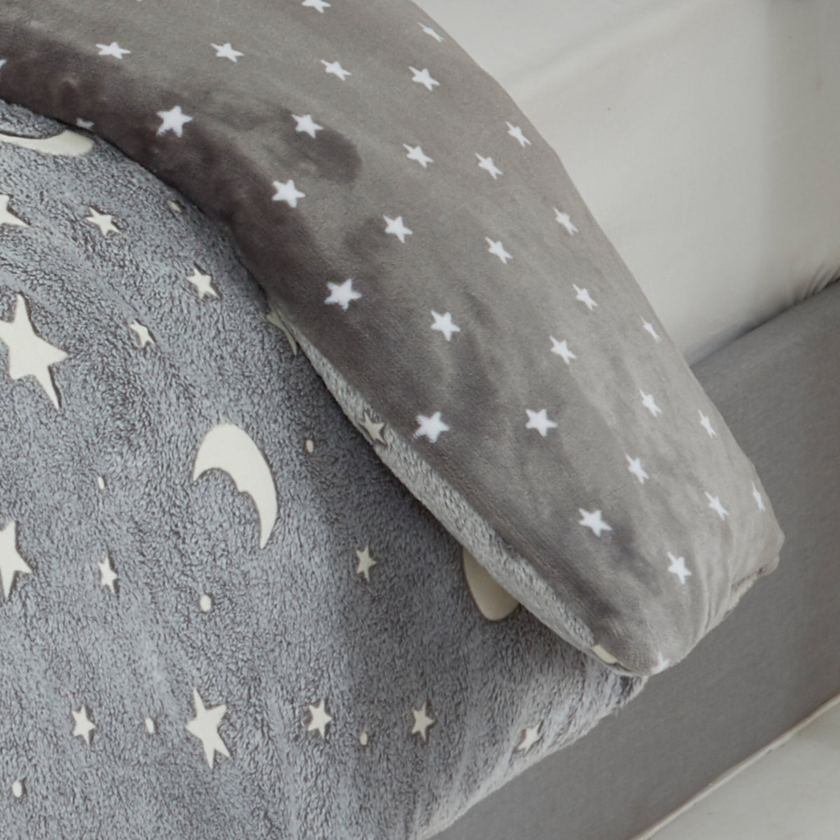 Sleepdown Glow In The Dark Moon Duvet Set