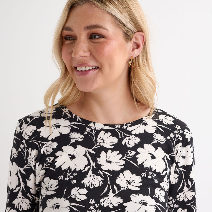 Ladies 3/4 Sleeve Crew Neck Ruched Top