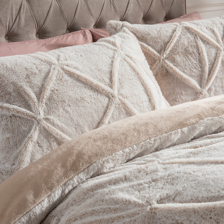 Sleepdown Rouched Faux Fur Single Duvet Set Natural
