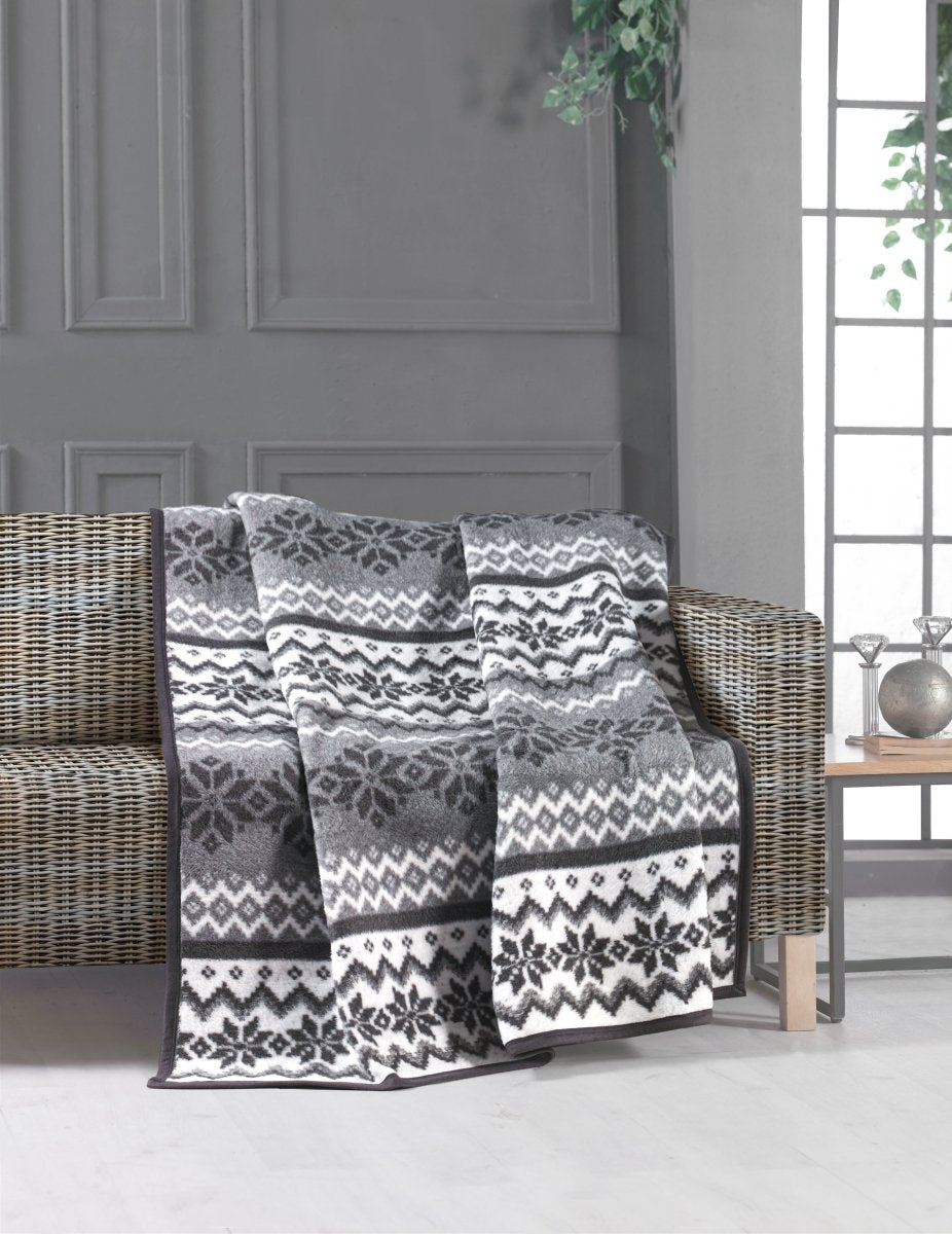 Luxury Nordic Blanket 130x170cm from You Know Who's