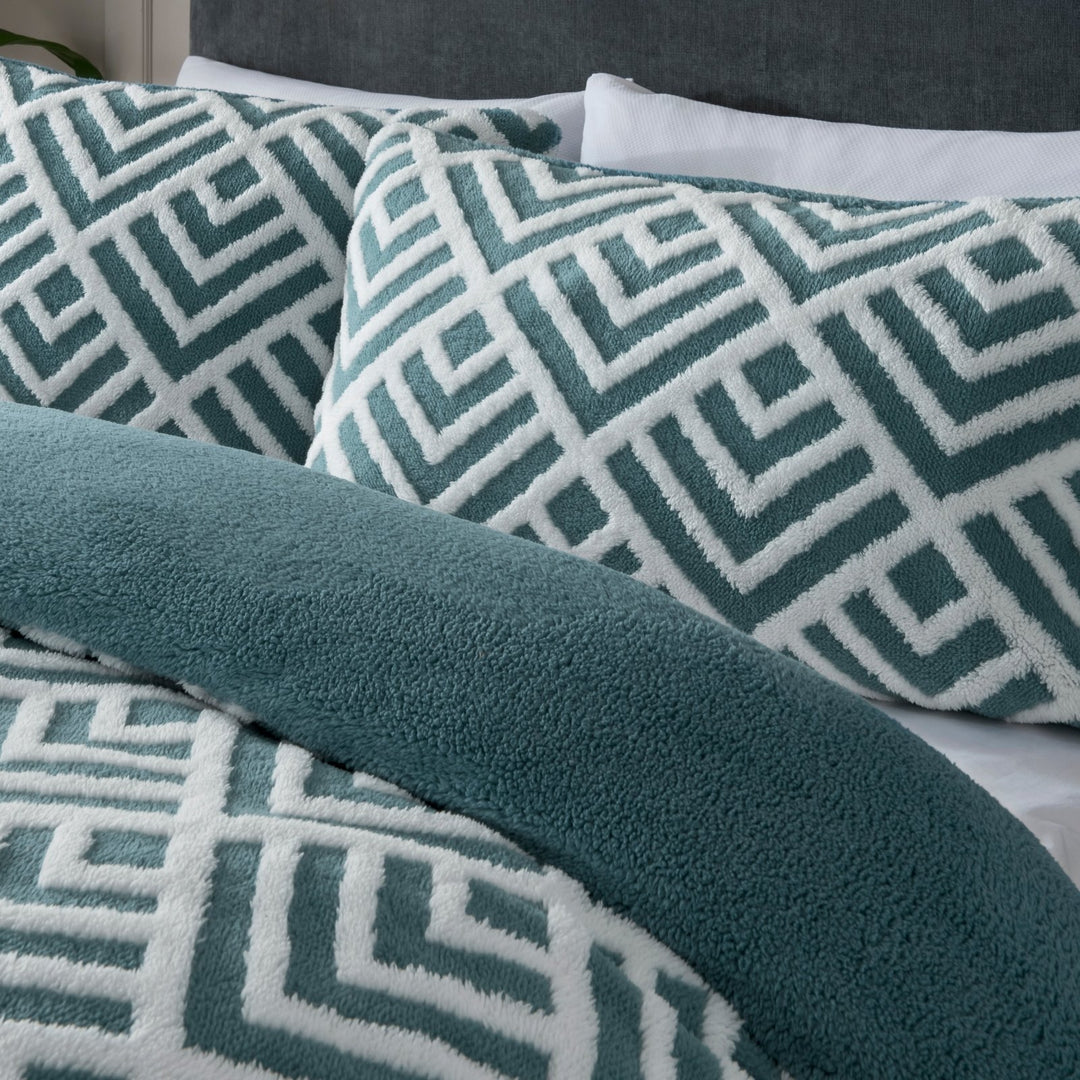 Sleepdown Reversible Geo Jacquard Fleece King Duvet Set Teal from You Know Who's