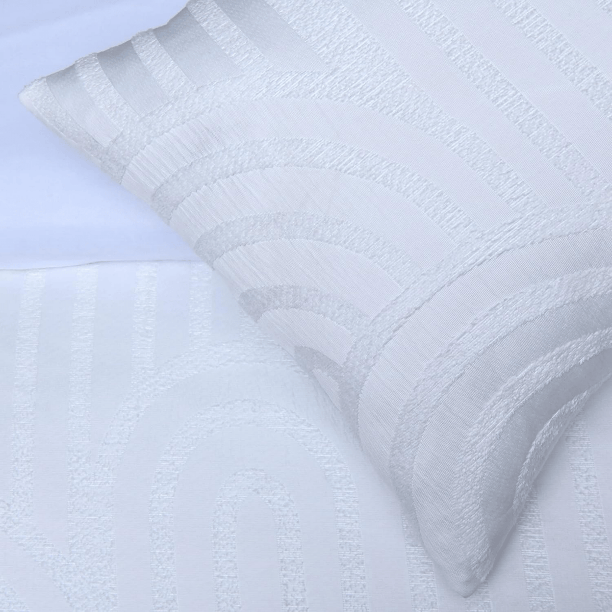 Sleepdown White U Shape Tufted Duvet Set from You Know Who's