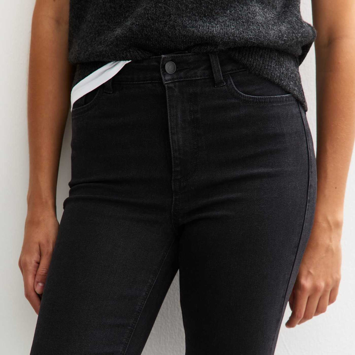Ladies Mid Rise Skinny Jeans