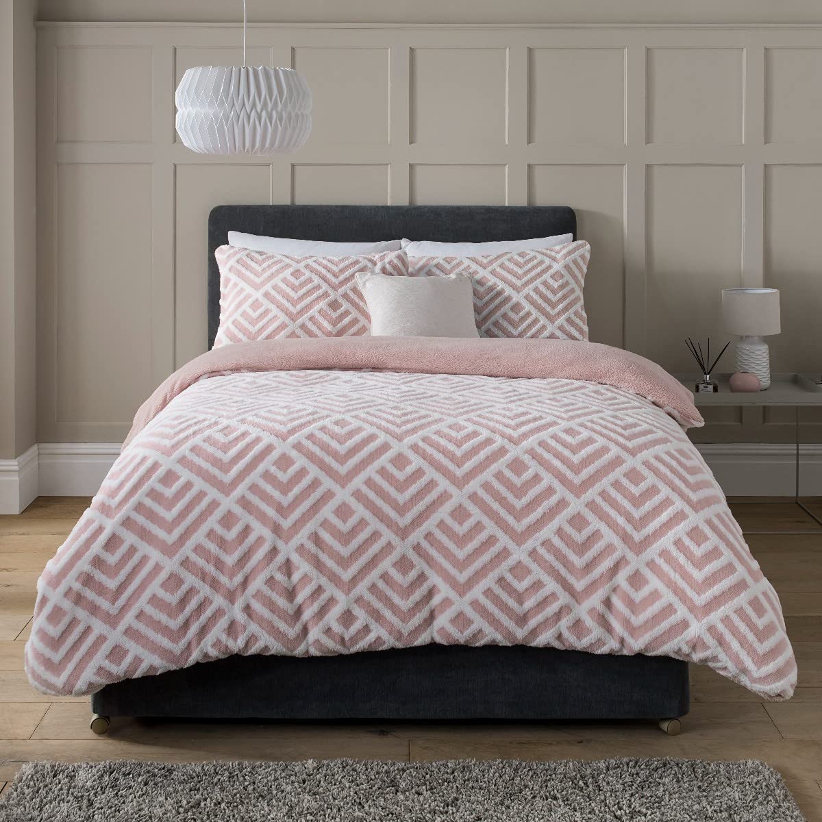 Sleepdown Geo Jacquard Teddy Fleece Duvet Set - Blush from You Know Who's