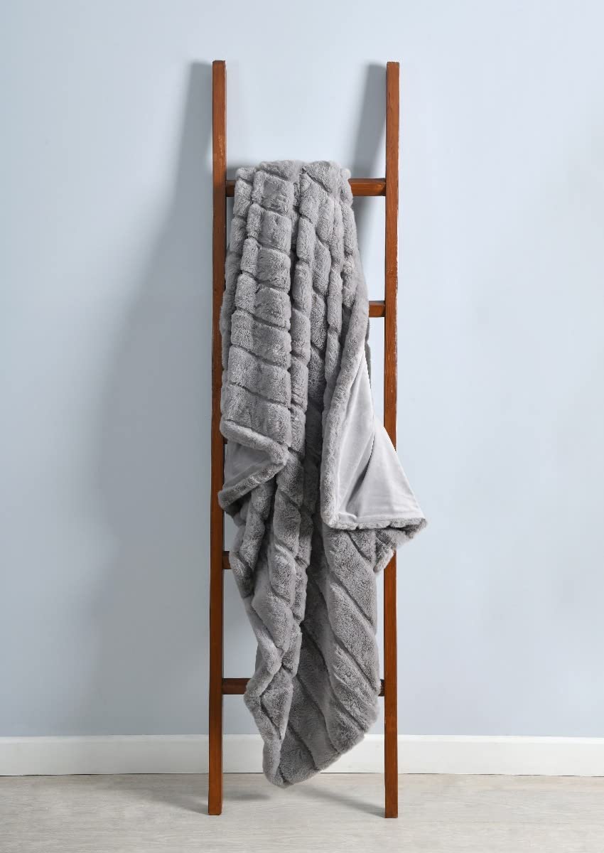 Sleepdown Throw Stripe Faux from You Know Who's